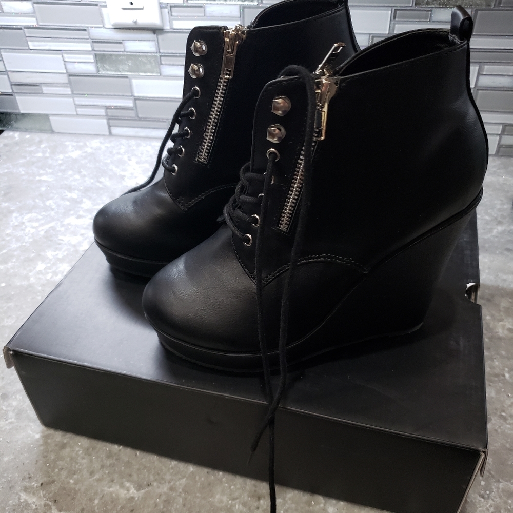 Torrid wedge boots